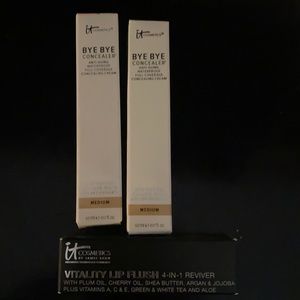 It’s cosmetics bundle